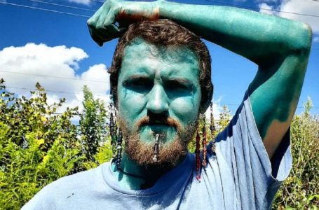 Smurf Ke Ni? Lelaki Cacah Seluruh Tubuh Dengan Tatoo Biru Untuk Bina Keyakinan