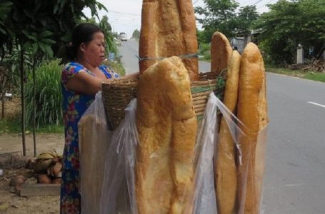 Besar Giler! Kat Vietnam Ada Penjual Roti Bersaiz Gergasi!