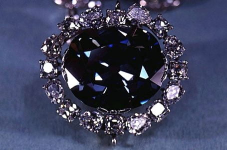 Hope Diamond: Misteri Batu Permata Pembawa Malang