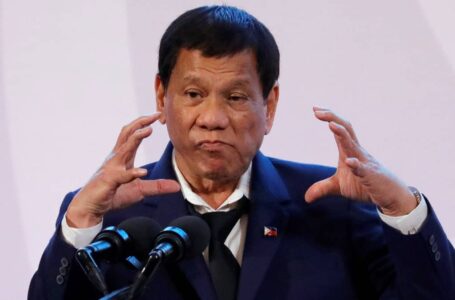 Presiden Filipina Ugut Akan Suntik Vaksin Untuk Babi Kalau Rakyat Degil Tak Nak Vaksin COVID-19