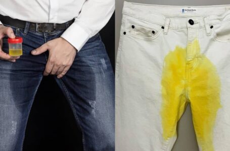 Seluar Jeans Dengan Kesan Air Kencing Ini Dijual Lebih RM300 Sehelai
