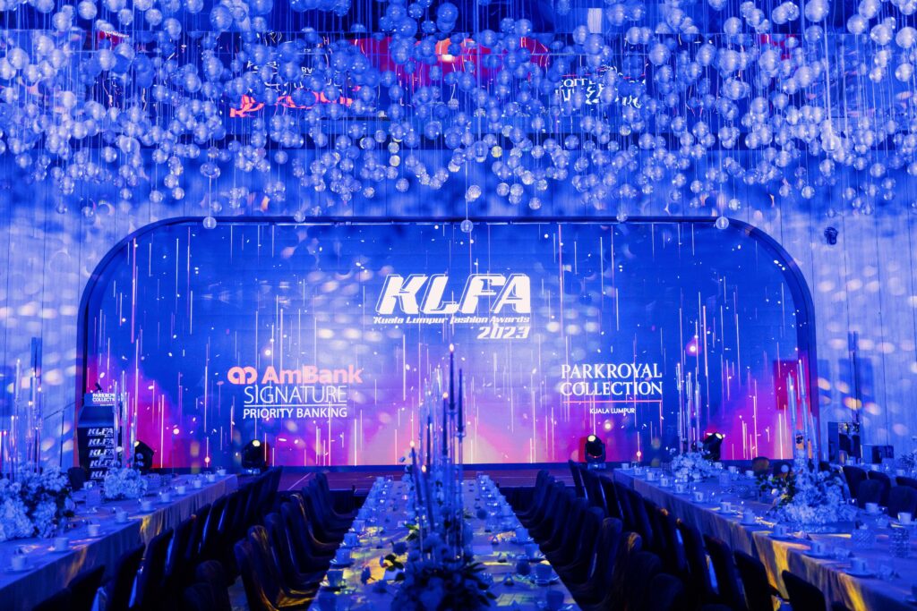 Klfa KLFA 2023: Mengiktiraf Nama-Nama Besar Industri Fesyen Malaysia - Raja ...